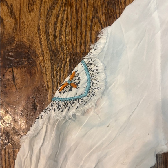 Ya Ya Club White Blouse with Blue and Orange Embroidery - Picture 5 of 9